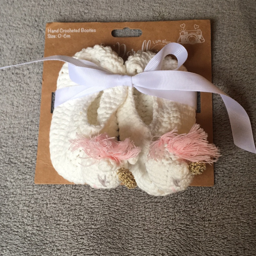 So ‘dorable hand crochet unicorn booties NWT